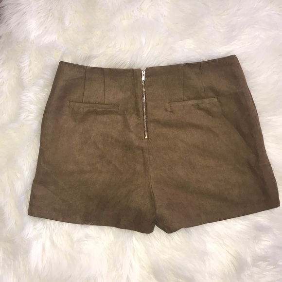 High waisted brown suede shorts - Picture 3 of 3